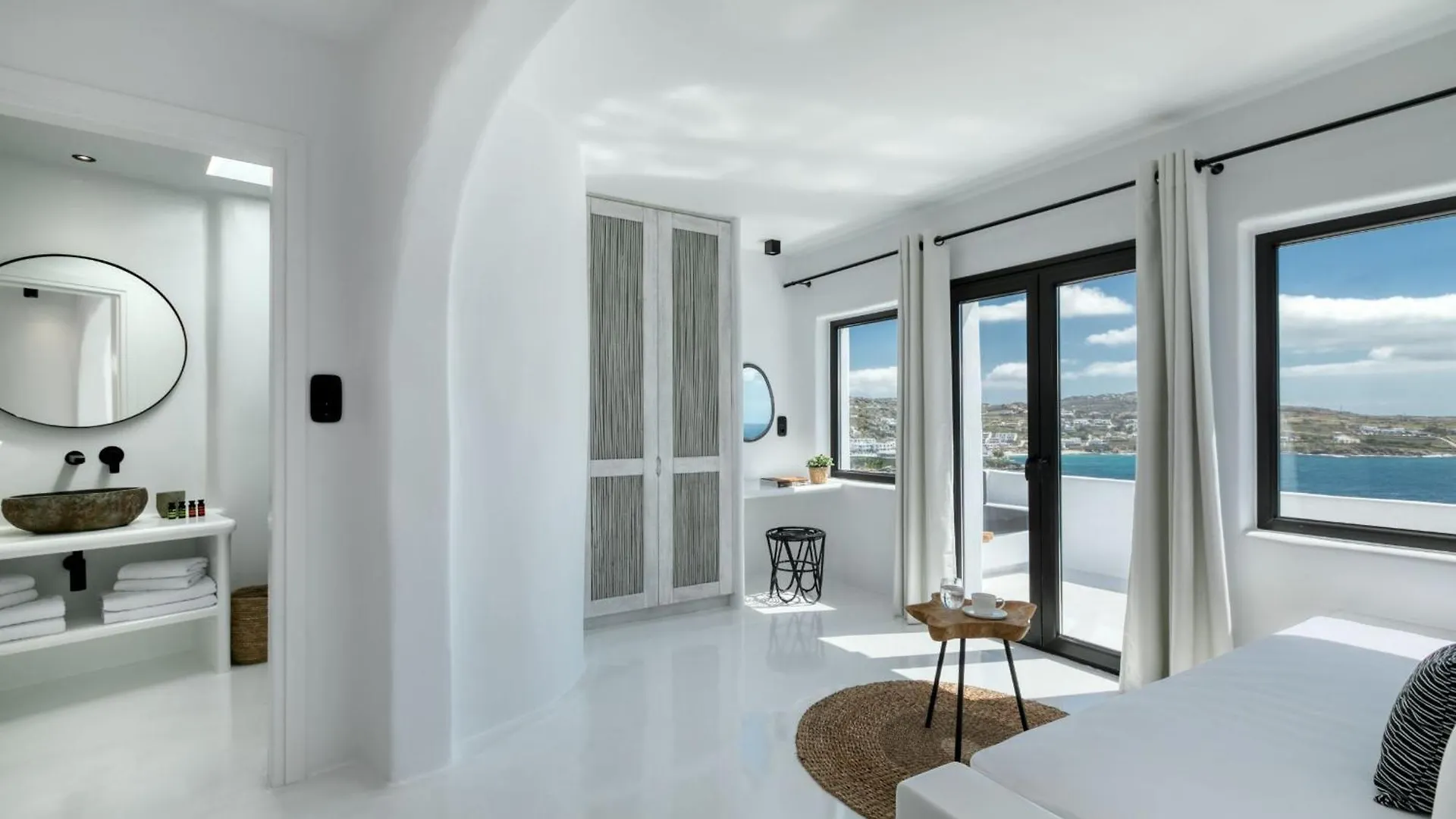 Exquisite Mykonos Villa Villa Hephaestus I 5 Bedroom Infinity Pool Outdoor Jacuzzi Psarou Psarou
